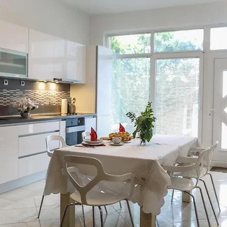 House Center With Garden Σπίτι διακοπών *