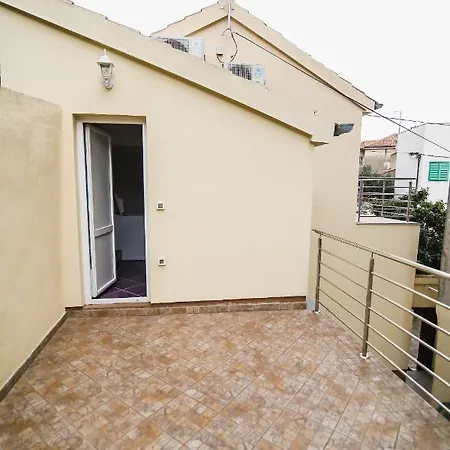 House Center With Garden Vikendica Sibenik