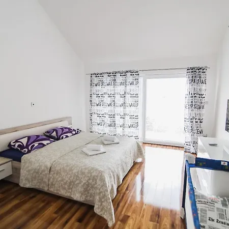 House Center With Garden Σπίτι διακοπών