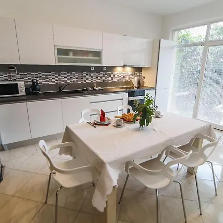 House Center With Garden Holiday home