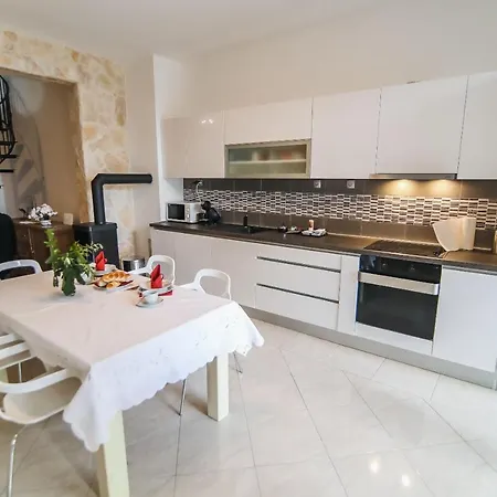 Σπίτι διακοπών House Center With Garden Σίμπενικ