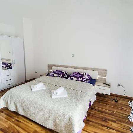 House Center With Garden Holiday home *