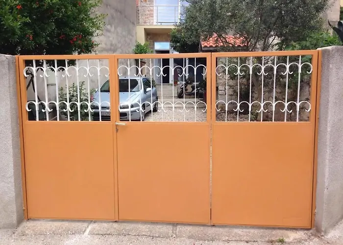 House Center With Garden