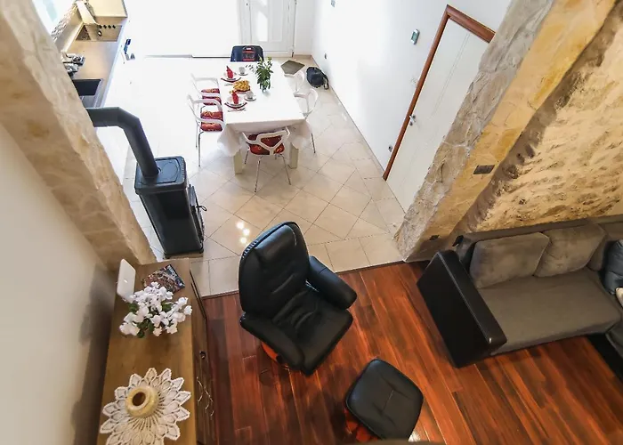 Vakantiehuis House Center With Garden