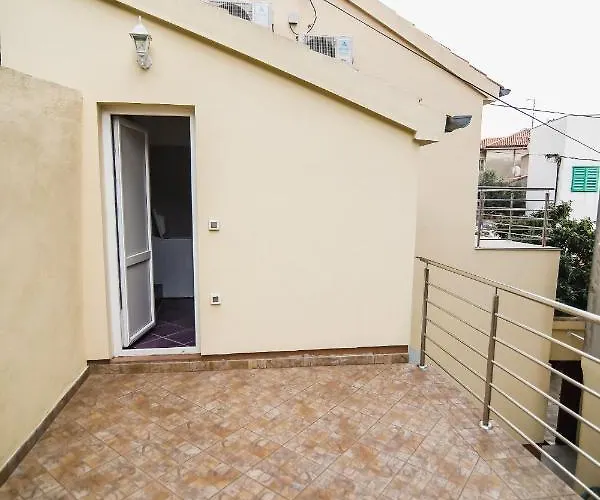 House Center With Garden בית נופש שיבניק