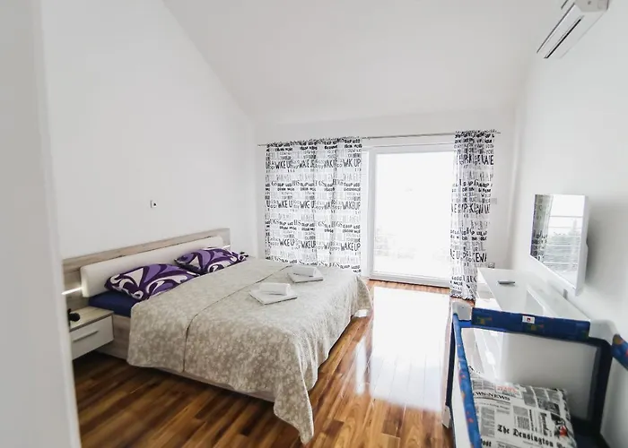 House Center With Garden Dom wakacyjny