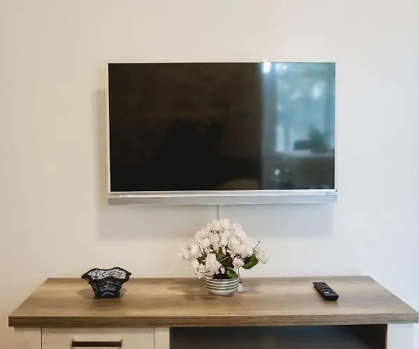 House Center With Garden בית נופש *