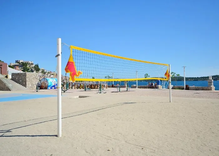 House Center With Garden שיבניק