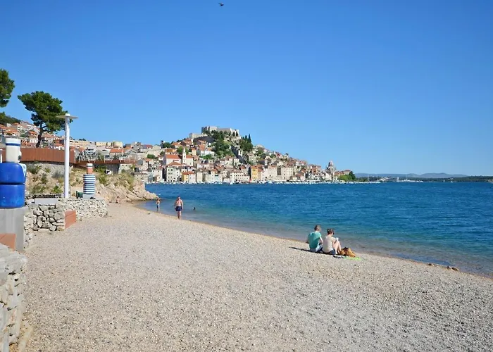 Dom wakacyjny House Center With Garden Szybenik